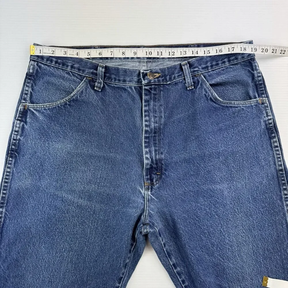 Wrangler Jeans Mens 40x30 Blue Denim Classic Fit Straight Leg 100% Cotton